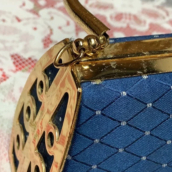 Cute brass and rhinestone purse - Picture 4 of 17